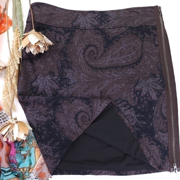 Woman Purple Brown Paisley Side Zip Skirt Sz 10 - Picture 2 of 7